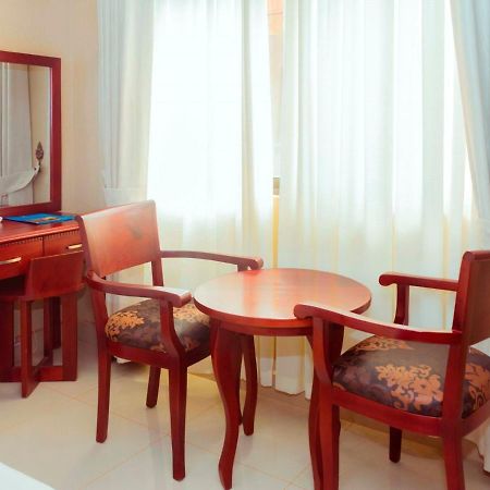 Sapphire Hotel Entebbe Kigo Kajansi Extérieur photo