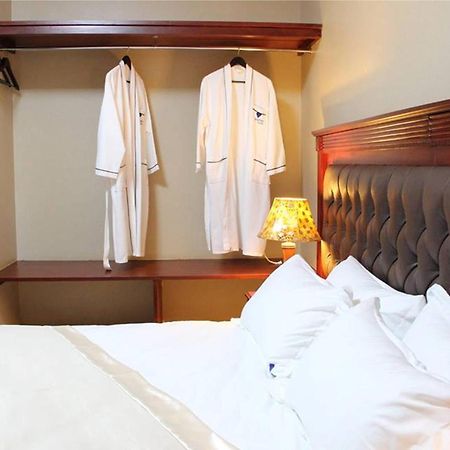 Sapphire Hotel Entebbe Kigo Kajansi Extérieur photo