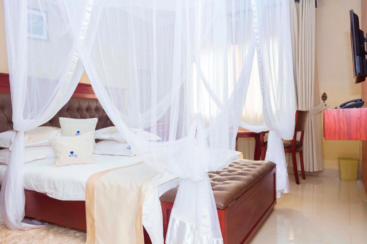 Sapphire Hotel Entebbe Kigo Kajansi Extérieur photo
