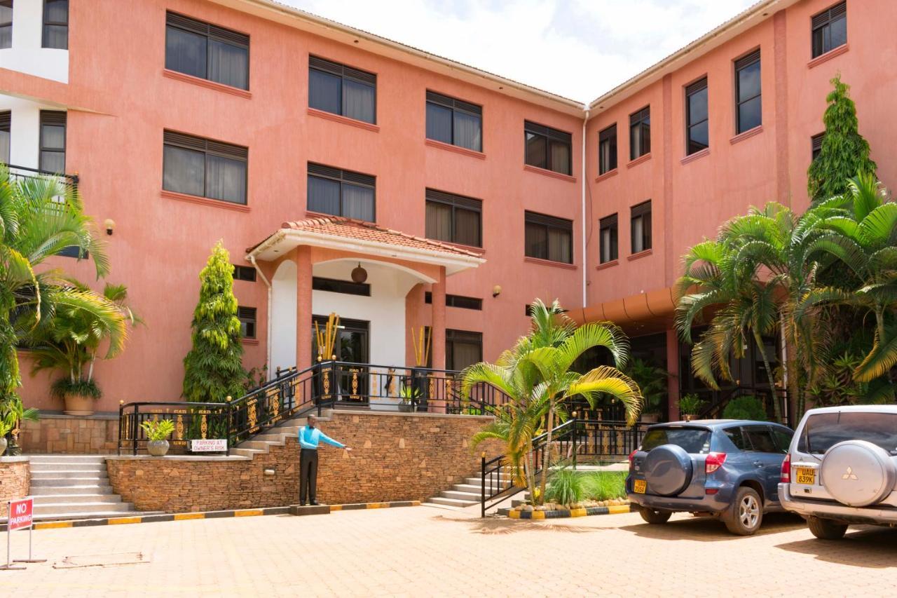 Sapphire Hotel Entebbe Kigo Kajansi Extérieur photo