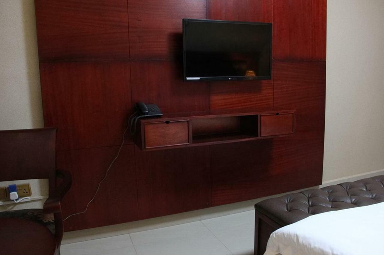 Sapphire Hotel Entebbe Kigo Kajansi Extérieur photo