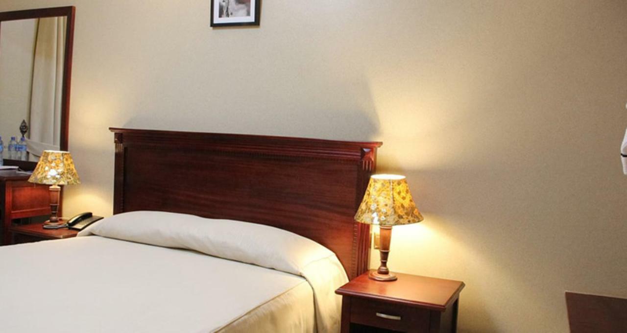 Sapphire Hotel Entebbe Kigo Kajansi Extérieur photo