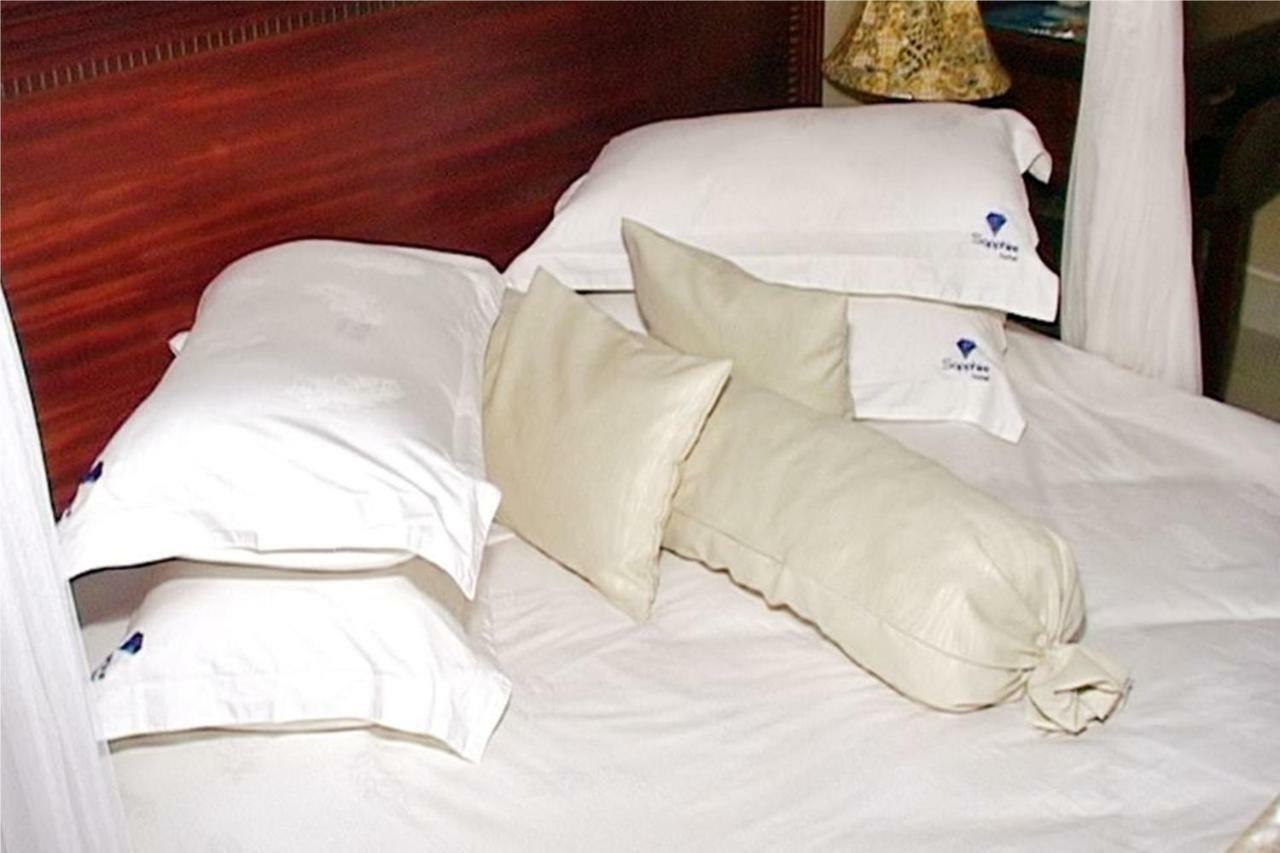 Sapphire Hotel Entebbe Kigo Kajansi Extérieur photo